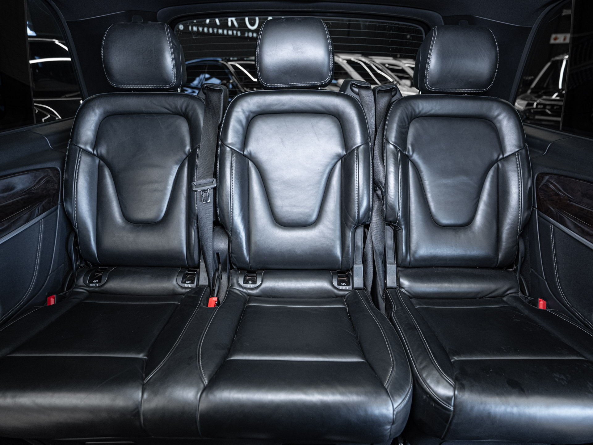 white mercedes v250d avantgarde 28