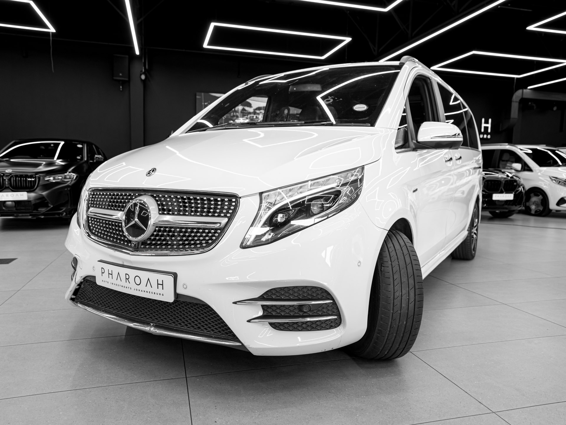white mercedes v250d avantgarde 6