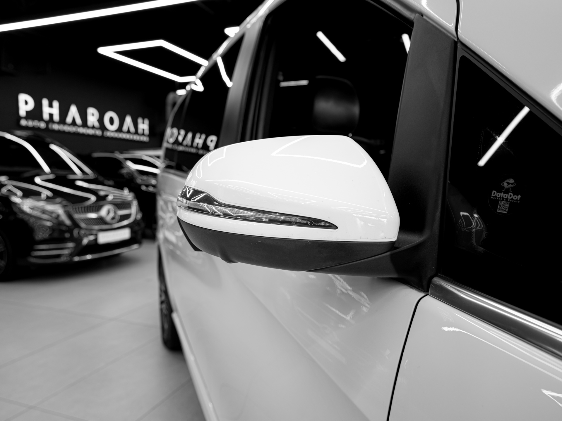 white mercedes v250d avantgarde 7