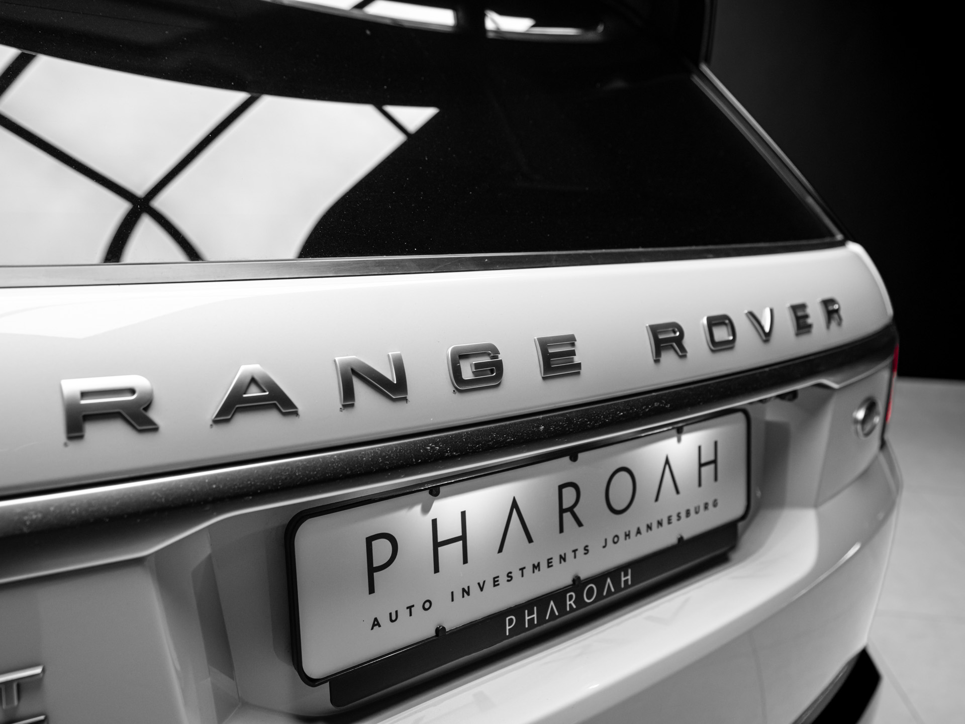 white range rover sport hse 16