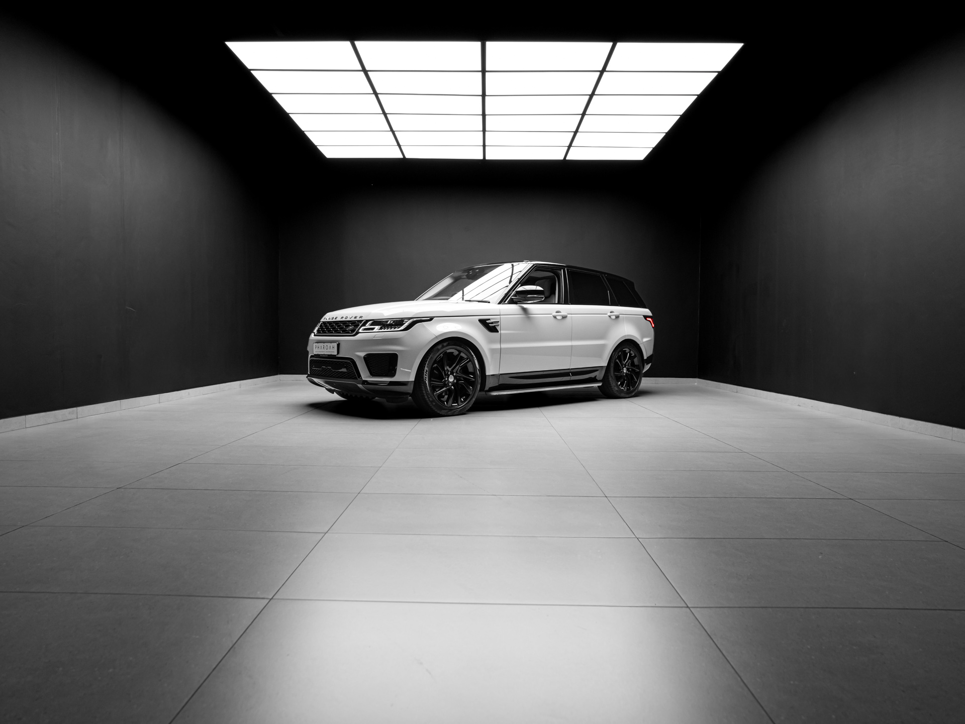 white range rover sport hse 2