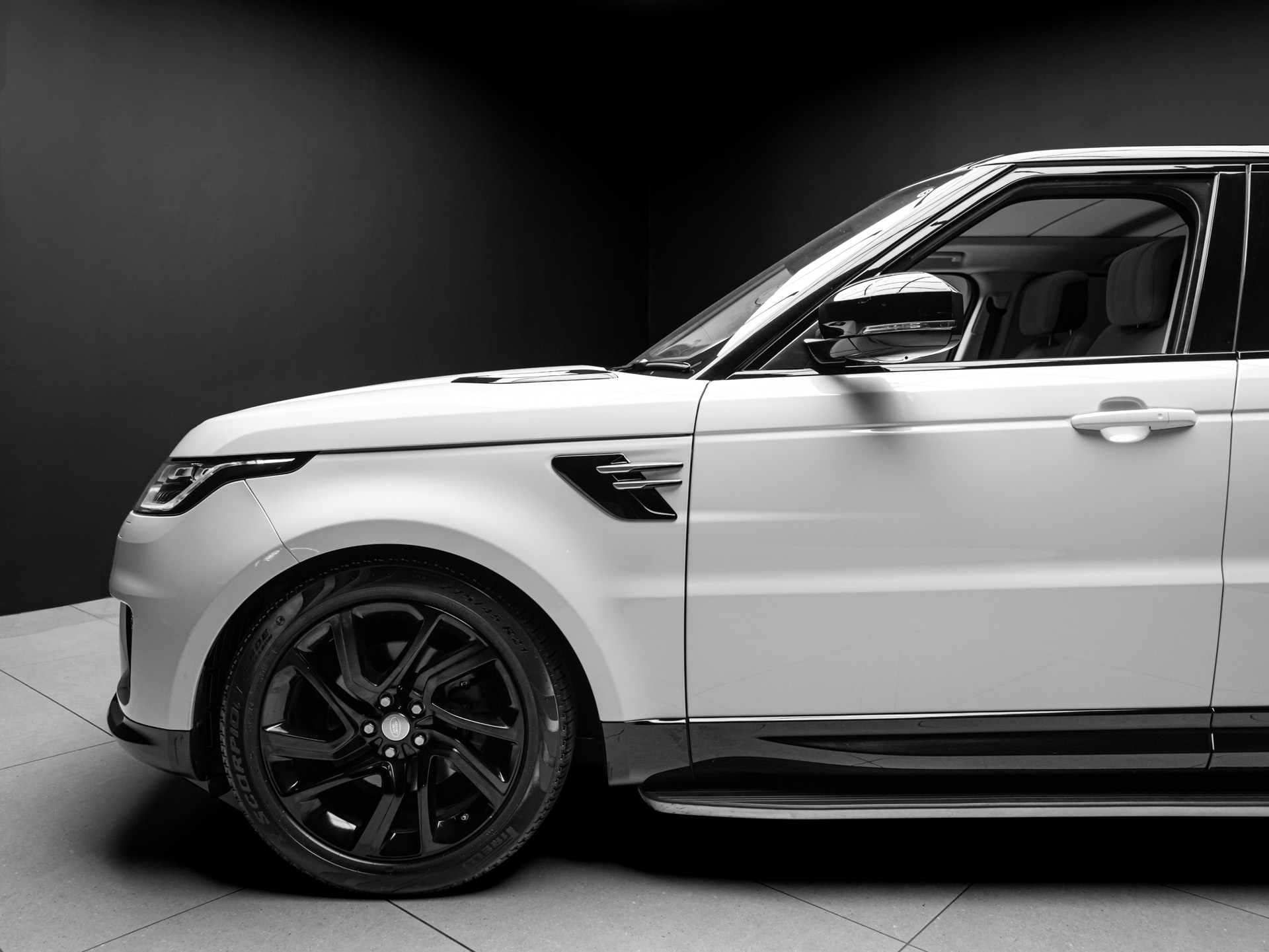 white range rover sport hse 4