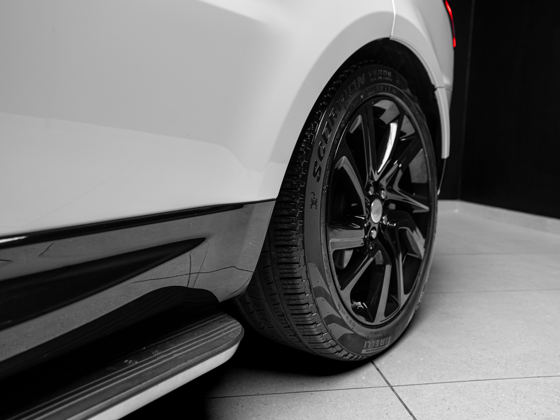white range rover sport hse 6