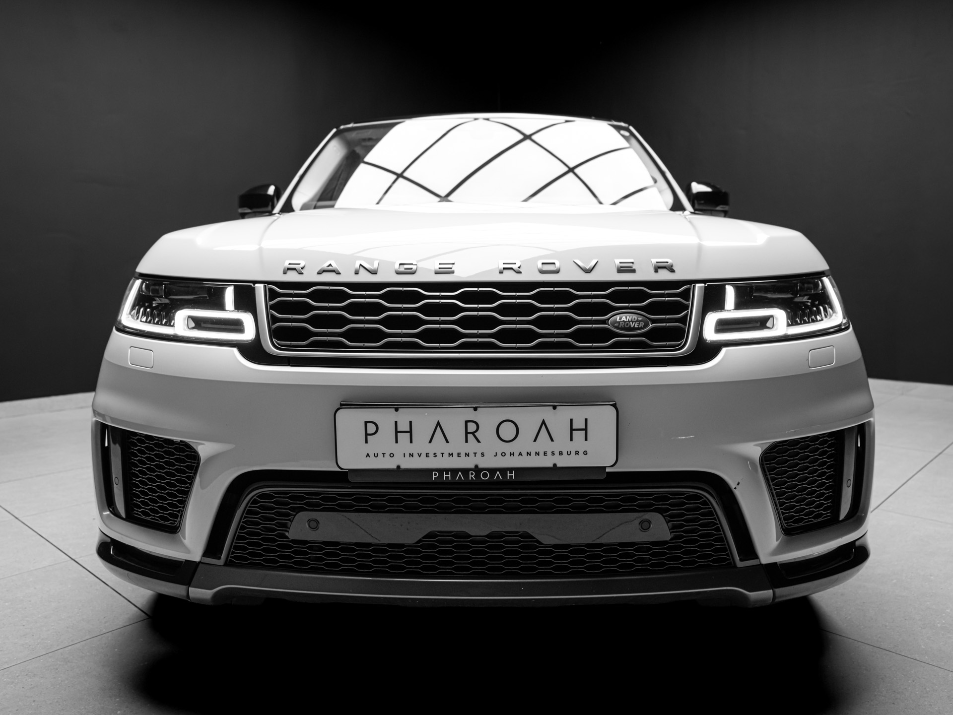white range rover sport hse 8