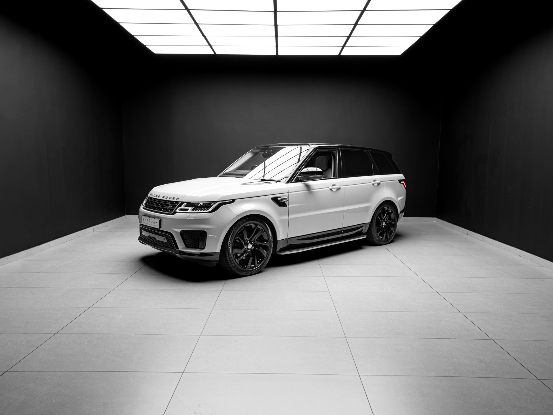 white range rover sport hse